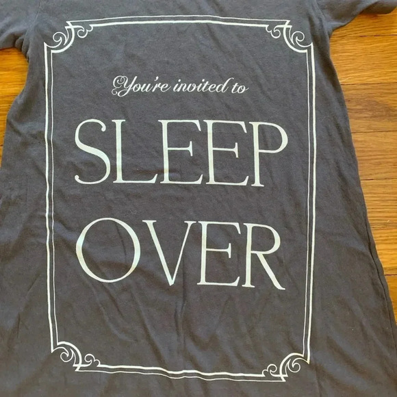 WILDFOX NWT You’re Invited to A Sleep Over Tee Top XS - Picture 6 of 7